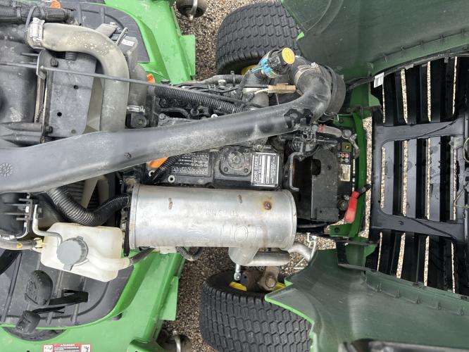 John Deere X750