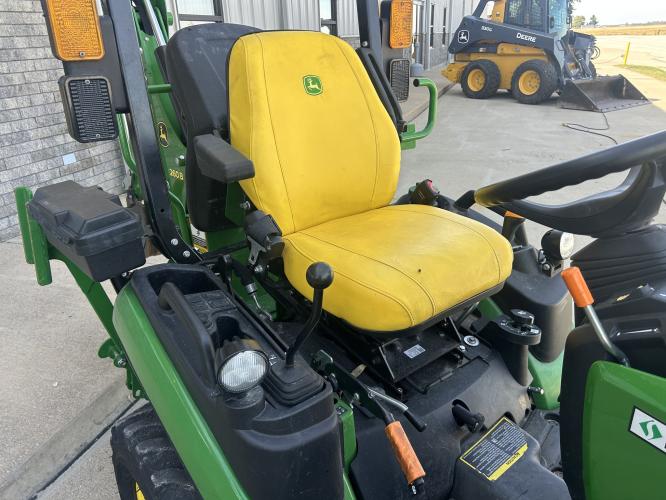 John Deere 1025R