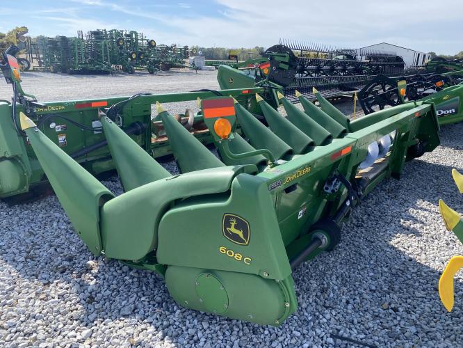 John Deere 608C
