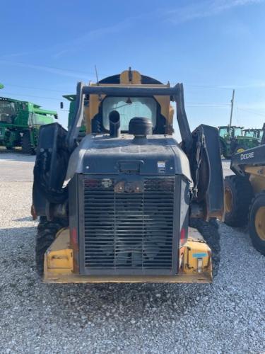John Deere 332G