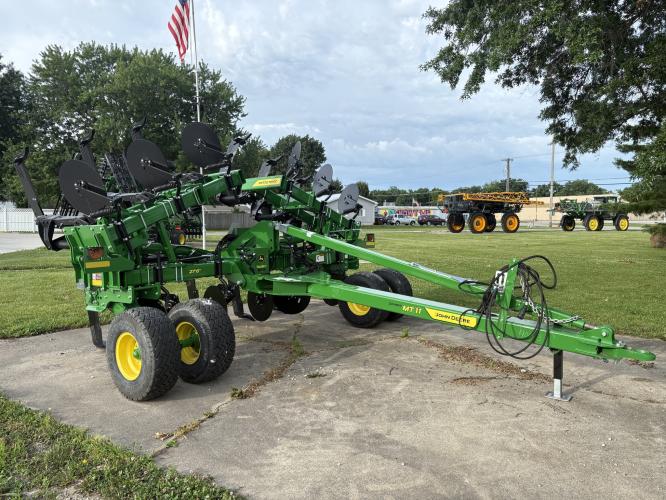 John Deere MT11
