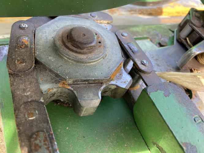 John Deere 608C