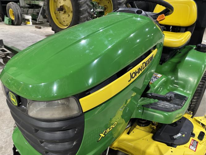 John Deere X320