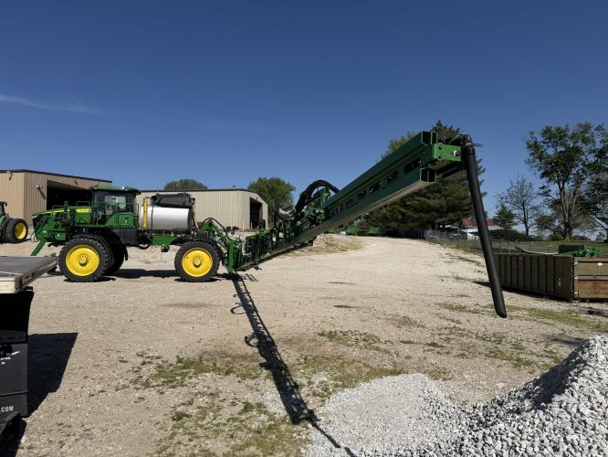 John Deere 412R