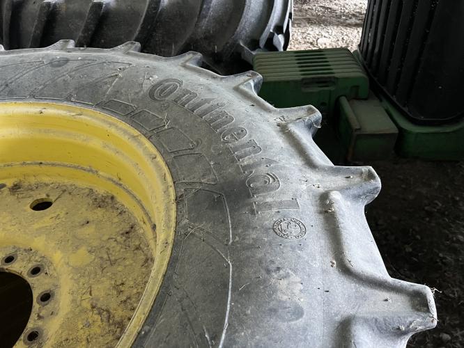 John Deere 4830