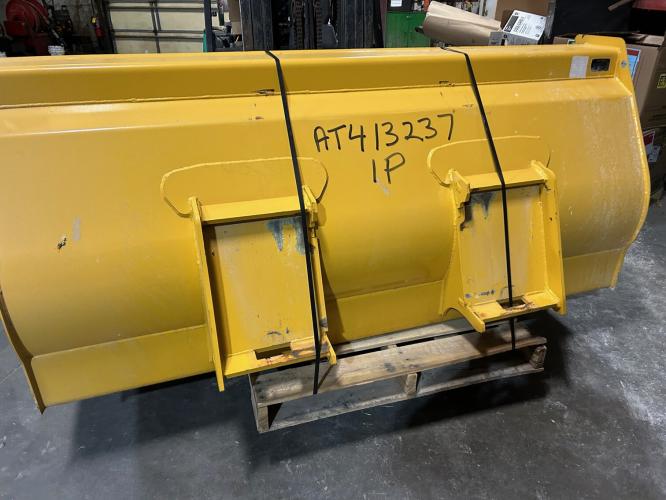 John Deere NEW WEATHERED AT413237 1.1CU M BUCKET