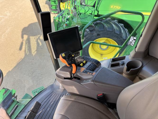 John Deere S790