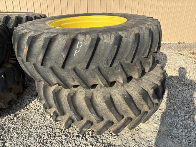 John Deere 520/85R38