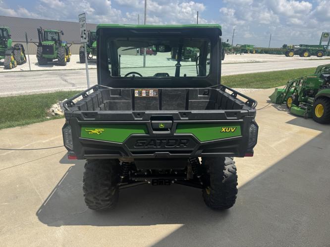 John Deere XUV 845R Premium Cab