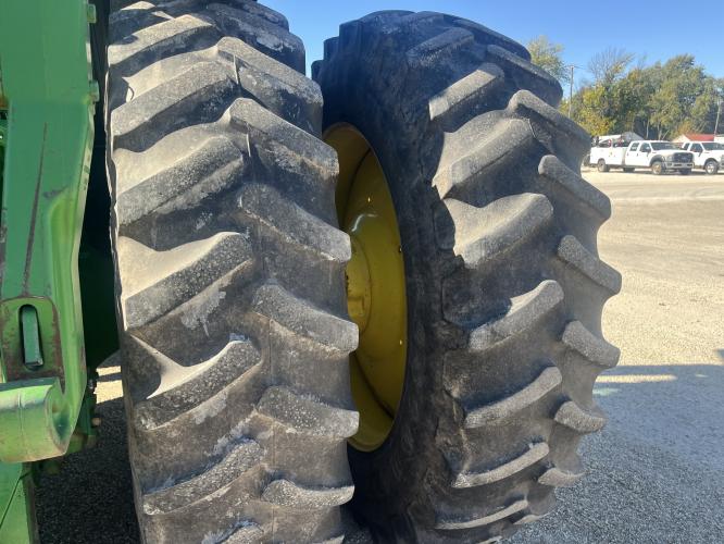 John Deere 8420