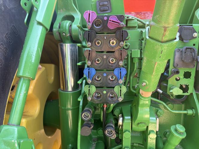 John Deere 8285R