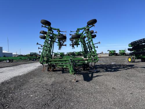 2006 John Deere 2210