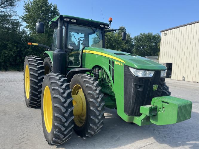 John Deere 8335R