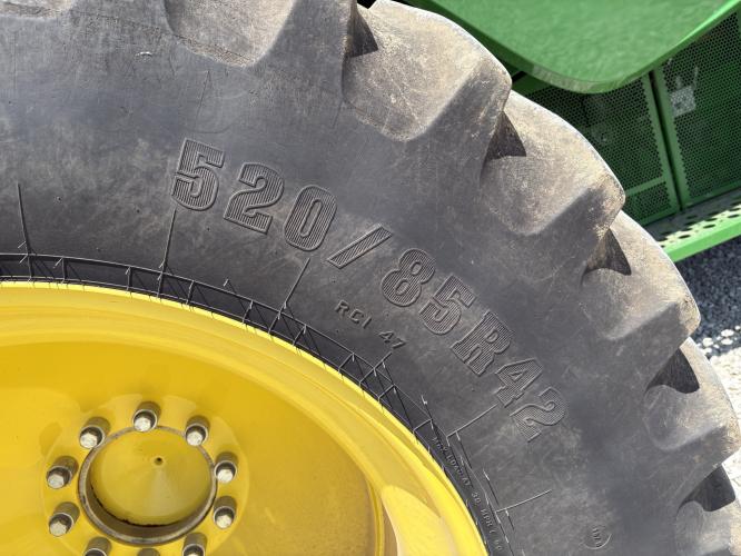 John Deere S670