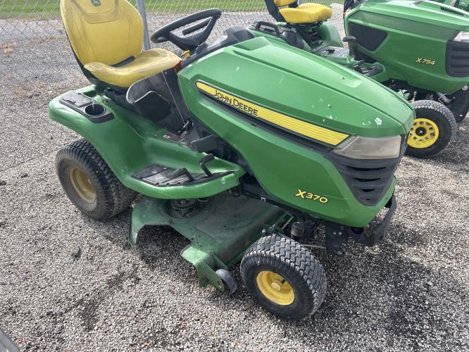 John Deere X370