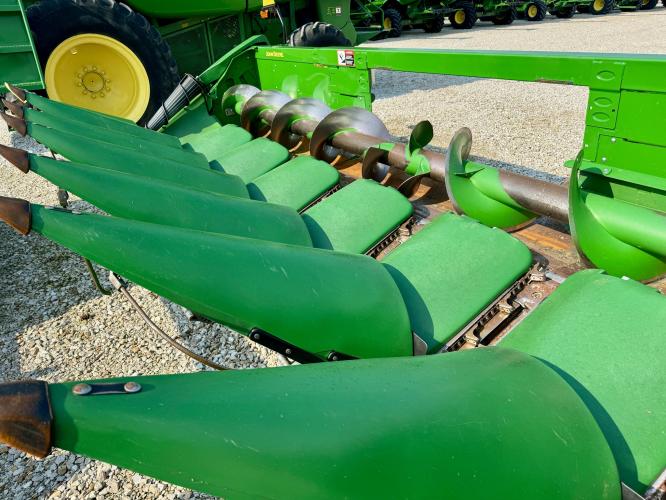 John Deere C8R
