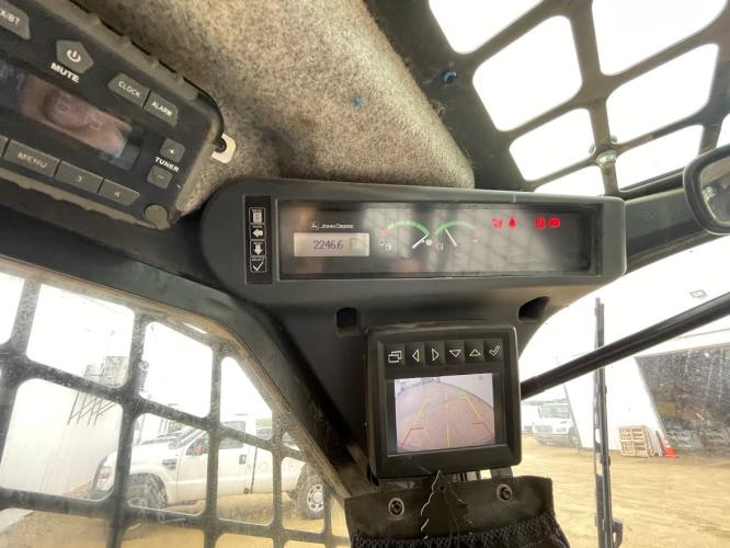 John Deere 331G