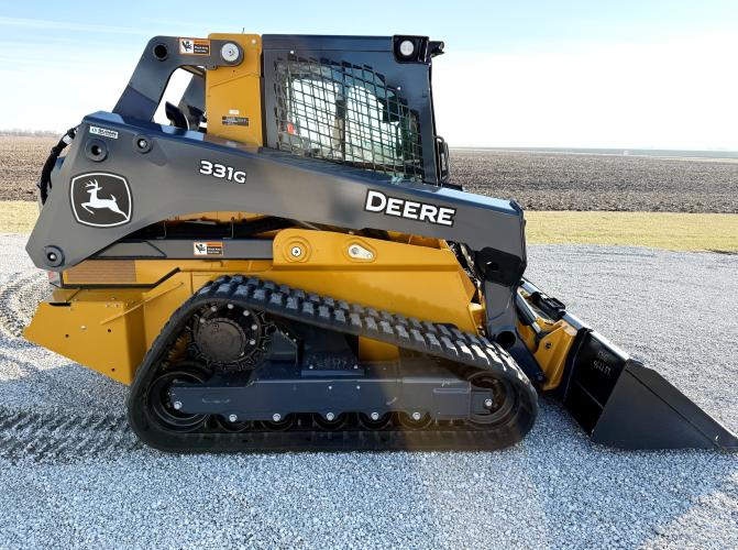 John Deere 331G