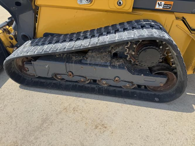 John Deere 333 P