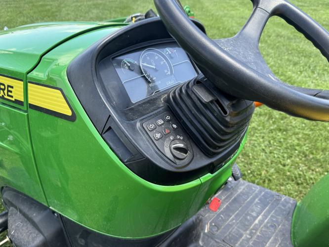 John Deere 2032R
