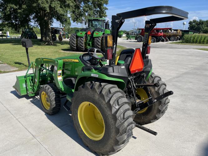 John Deere 3025E