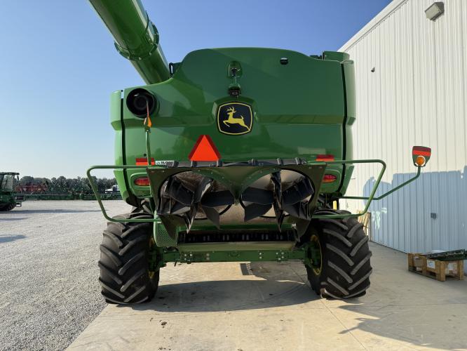 John Deere S780