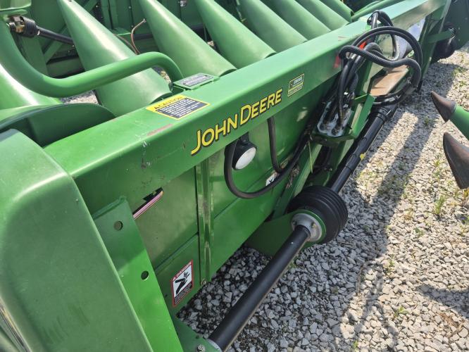 John Deere 608C