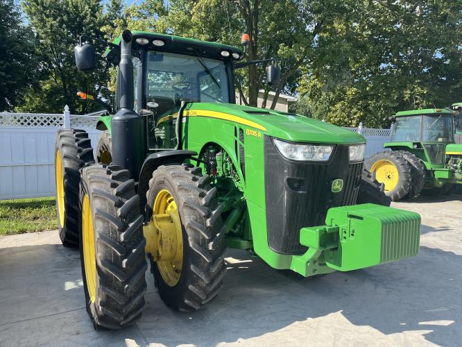 John Deere 8335R