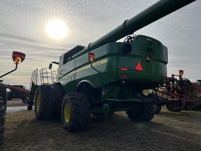 John Deere S780
