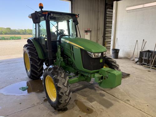2017 John Deere 5100E