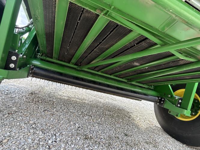 John Deere 560M