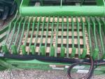 John Deere 3046R