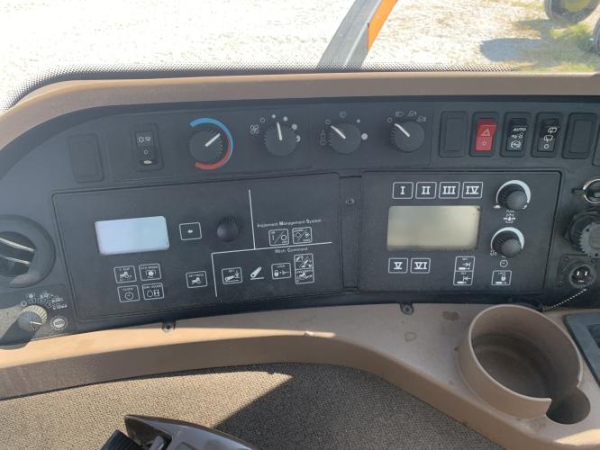 John Deere 8130