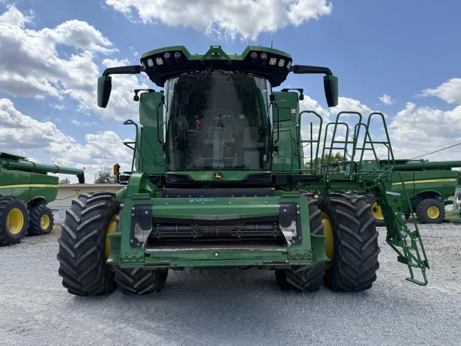 John Deere X9 1100