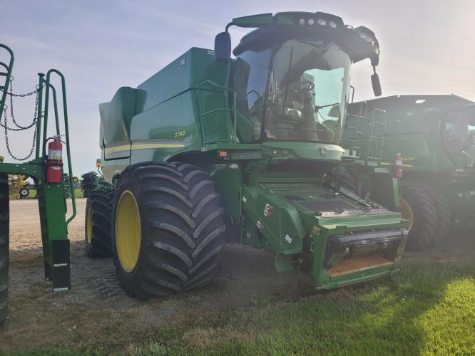 John Deere S790