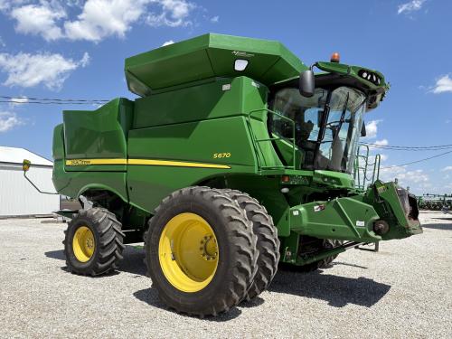2015 John Deere S670