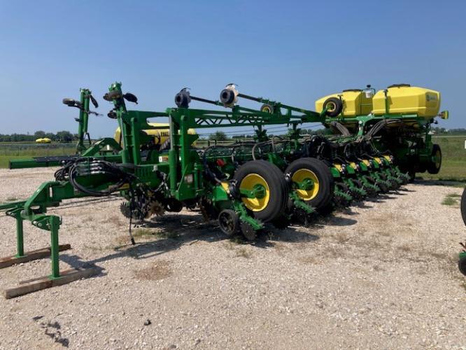 John Deere 1775NT