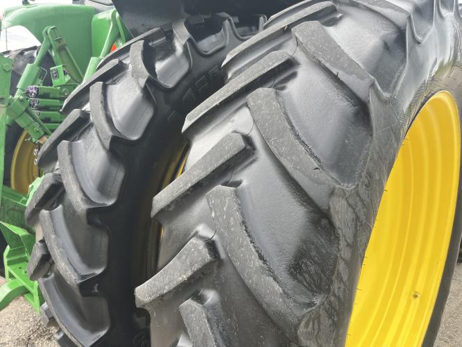 John Deere 8285R