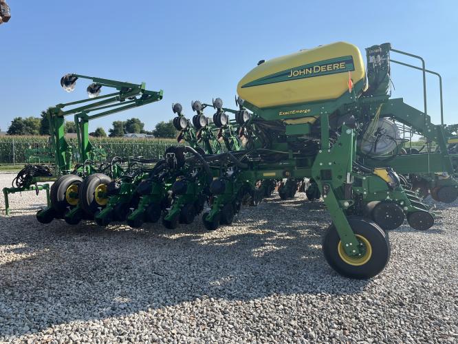 John Deere 1775NT