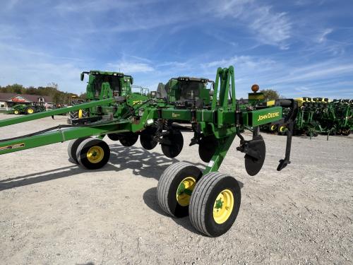 2008 John Deere 2100