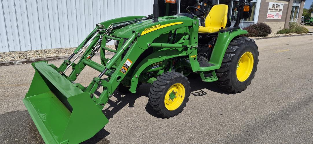 John Deere 3033R