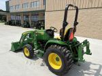John Deere 3046R