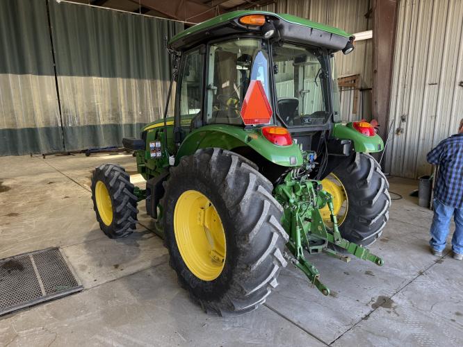 John Deere 5100E