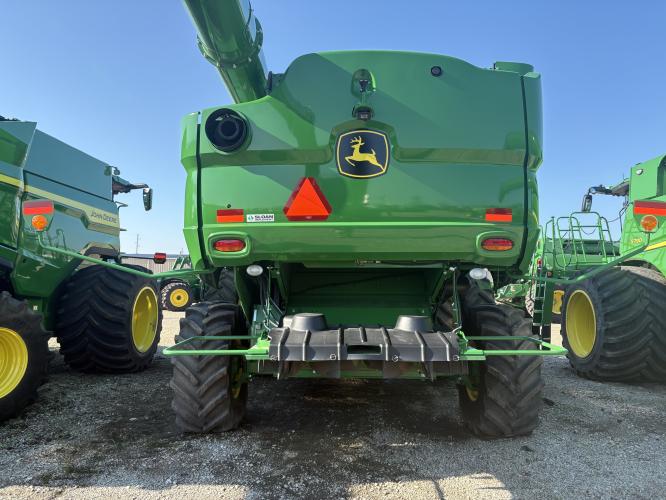 John Deere S780