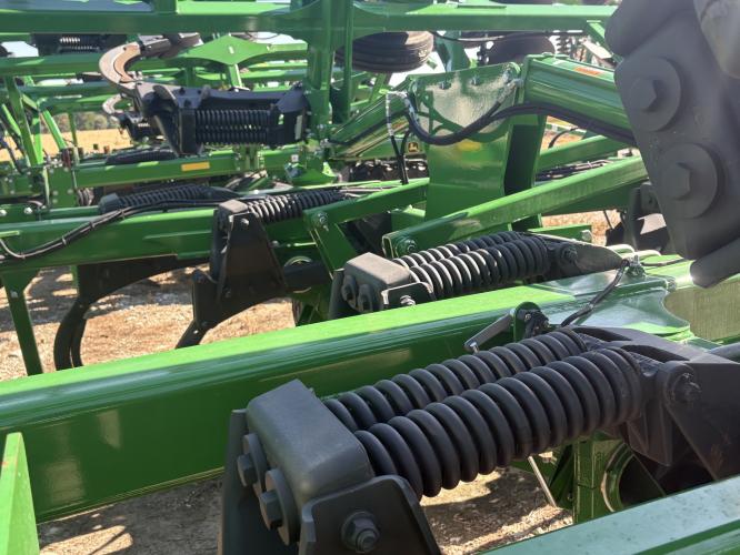 John Deere 2720