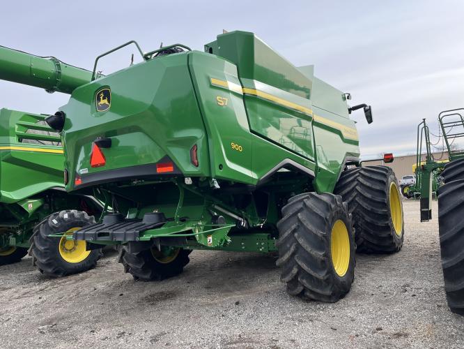 John Deere S7 900