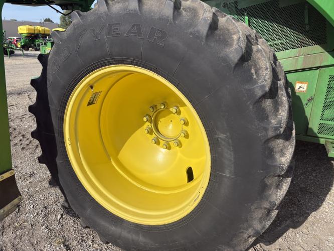 John Deere S660