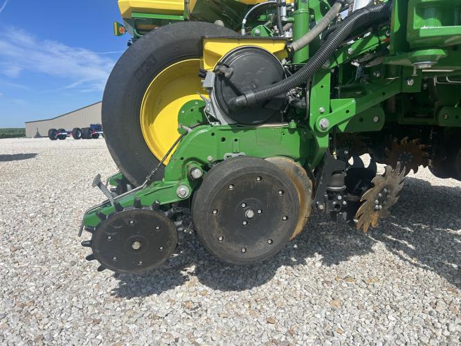 John Deere 1775NT