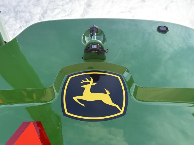 John Deere S780