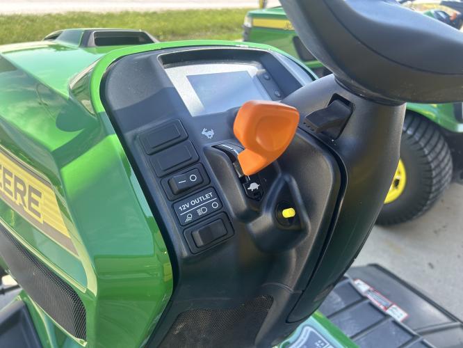 John Deere X750
